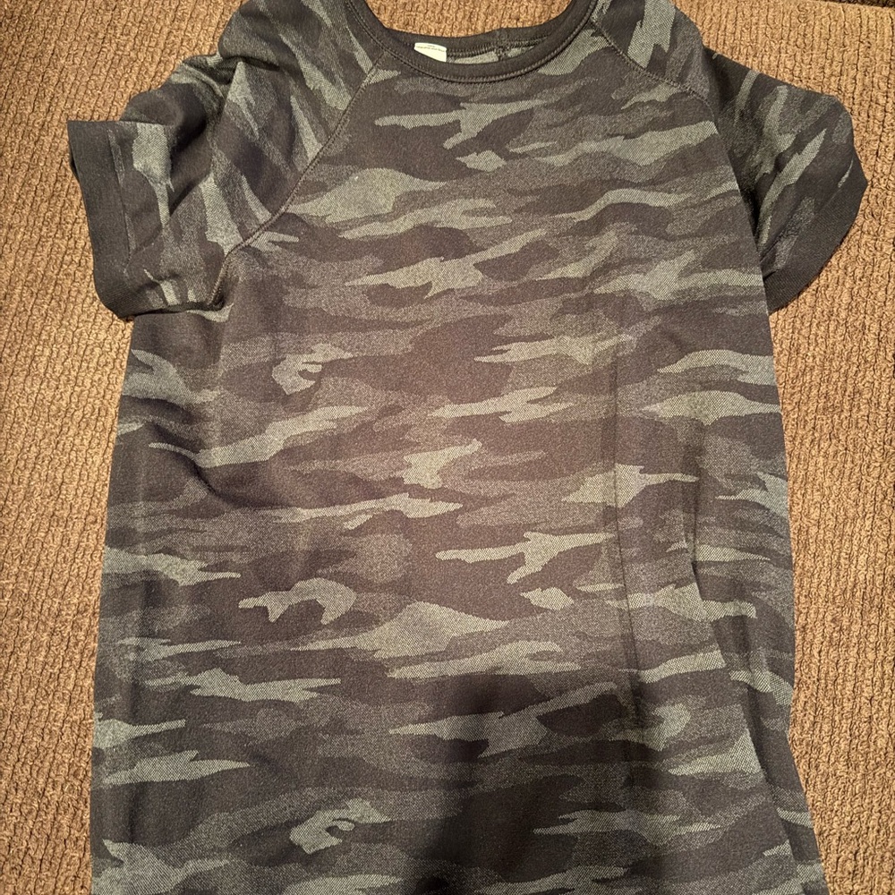 ATHLETA GIRL girls kids athletic black camo shirt